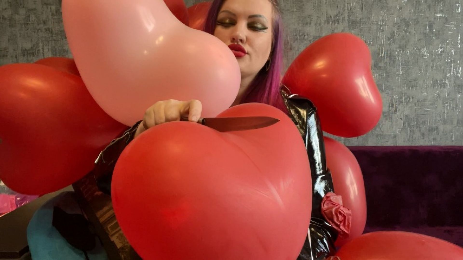 poping hearts baloons