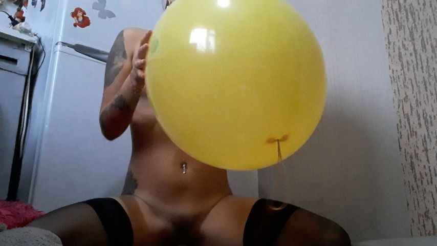 fucking pussy /blow to pop balloon