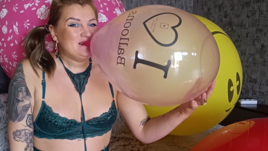 b2p ballons girl in lingerie