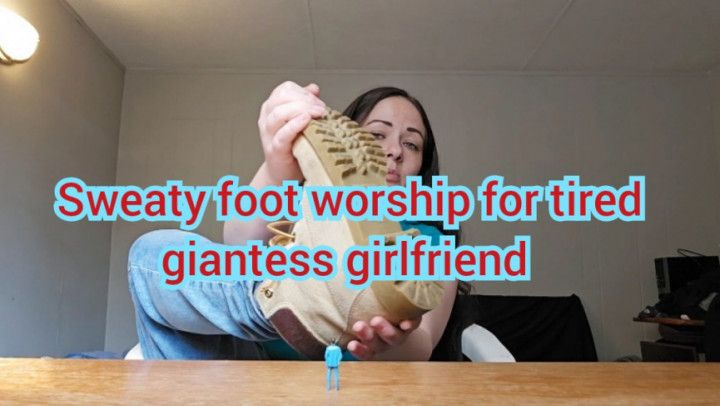 Sweaty foot worship for tired giantess girlfriend