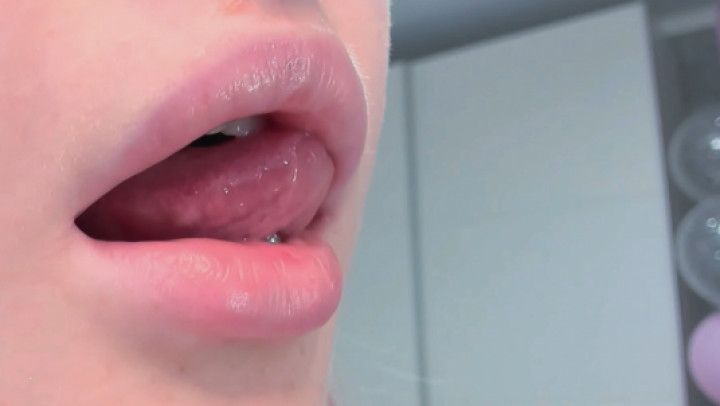 MOUTH AND LIPS FETISH