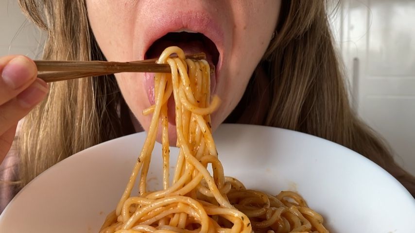 Mukbang 15/ Eating tomato pasta