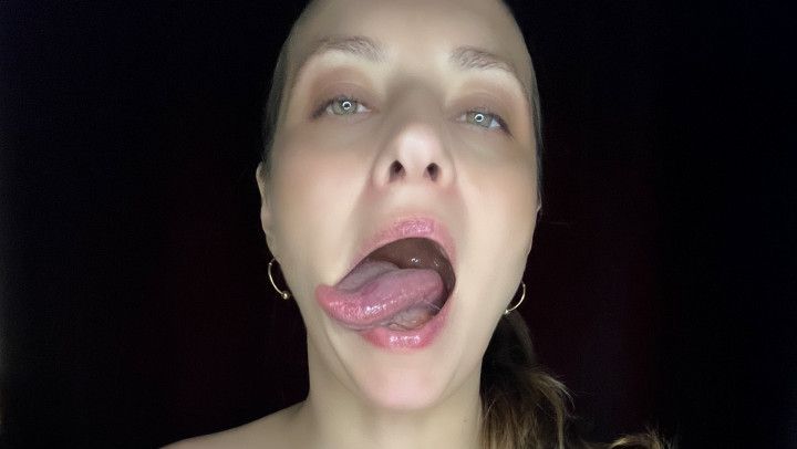 extreem gape mouth