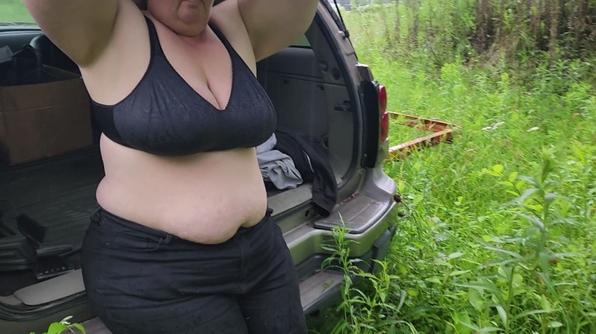 Outdoor boobs with nipple play