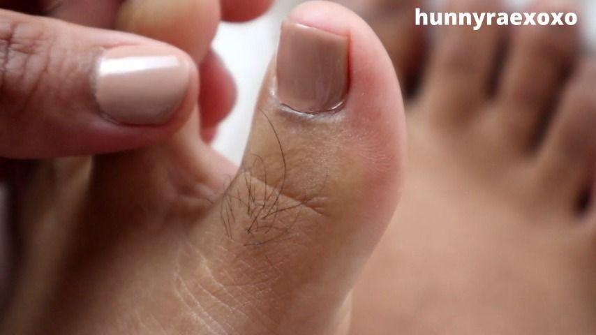 Hairy Toes Foot Worship