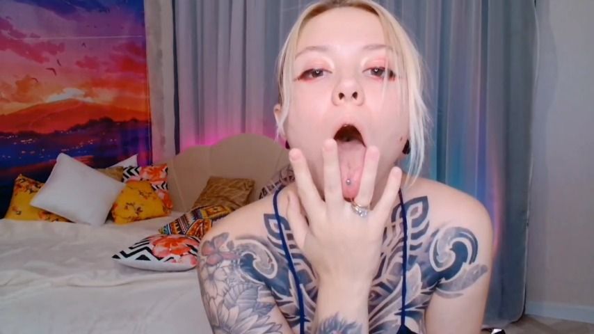 Rimming ur asshole with pierced tongue