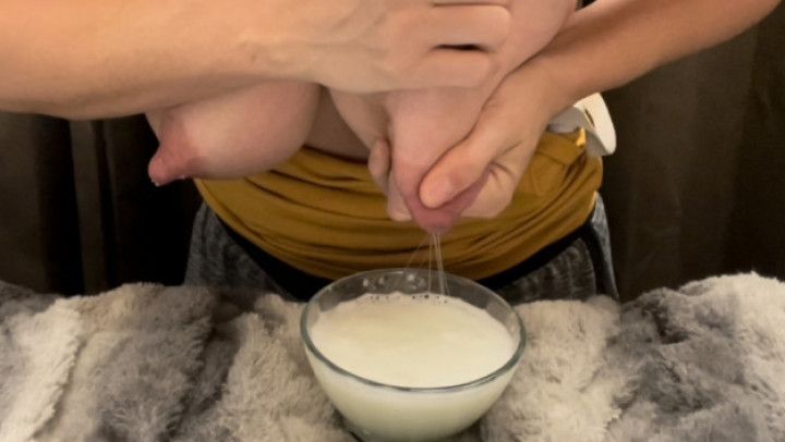 Filling a 10 oz bowl with breastmilk