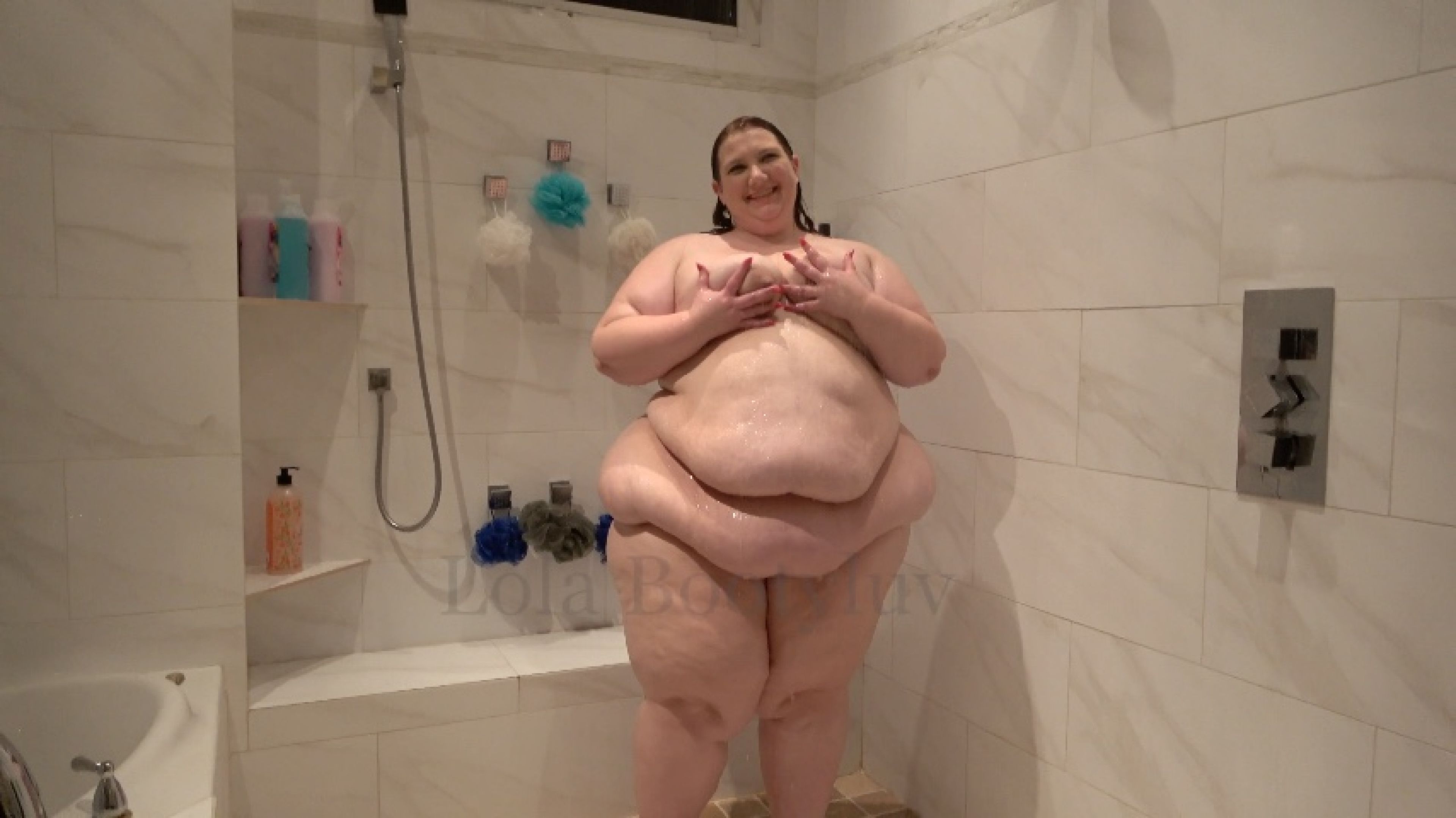 Shower Time Kayla Peach