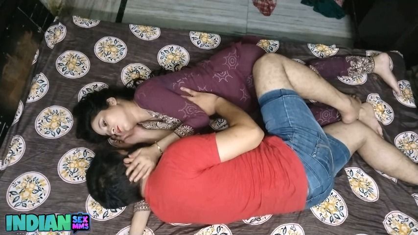 Hot Desi Indian Wife Gets Sensual Massage And Passionate Sex