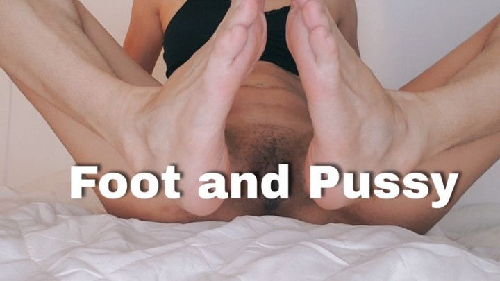 Foot and Pussy Play