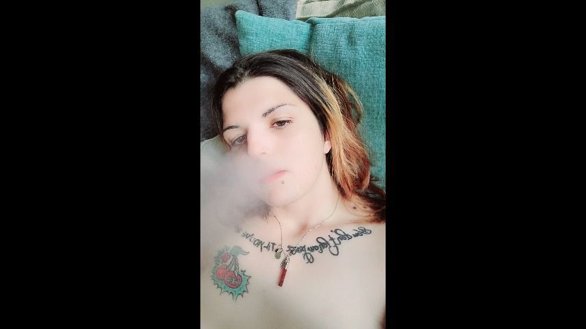 Vaping and relaxing