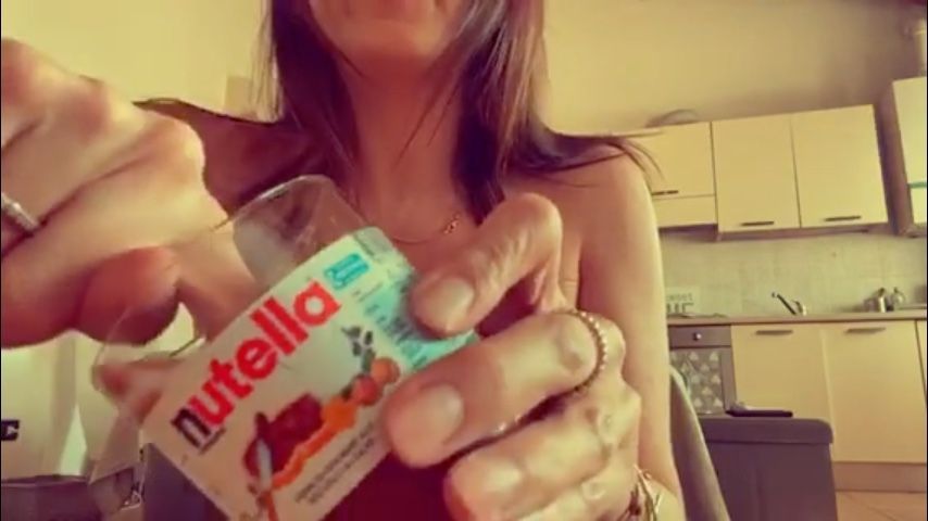 4. italian girls like cocks with Nutella