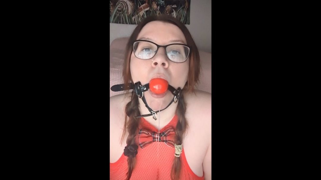 Spit / ball gag / titty play