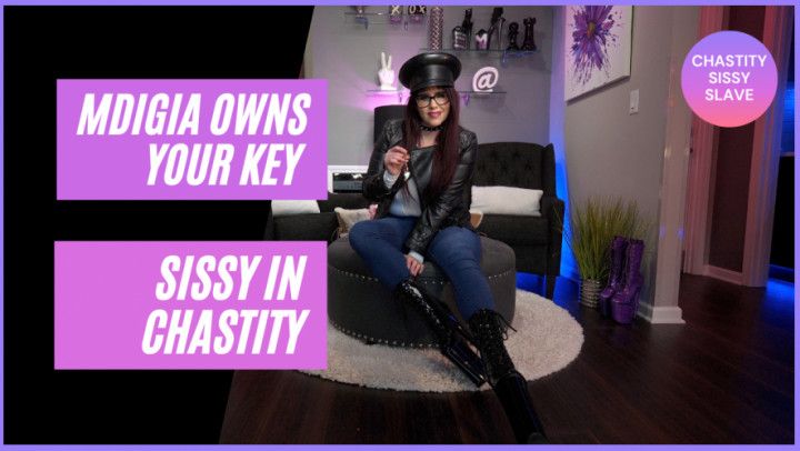 Sissy Slave in Chastity owned by Mdigia