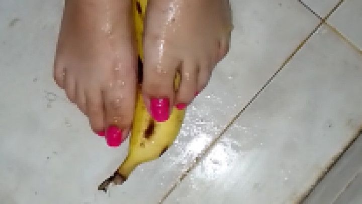 Feet video crushing