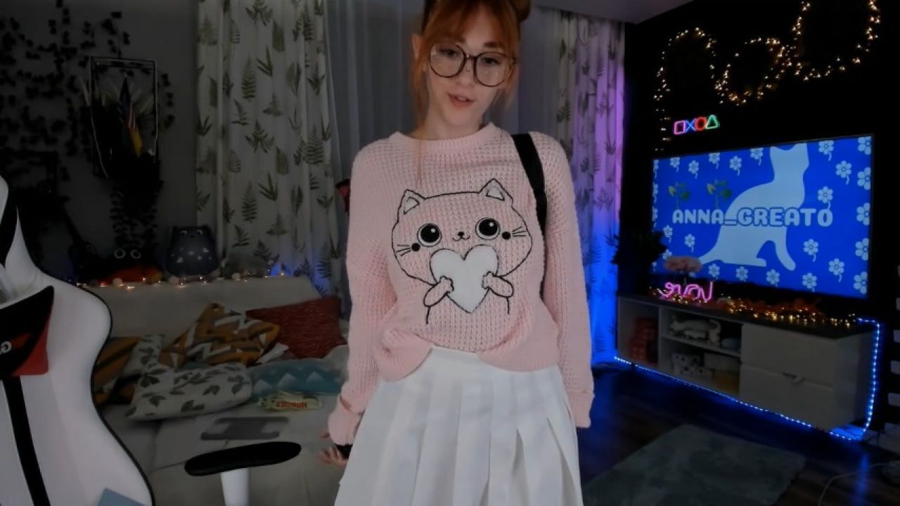 Lil Pussy RedHead Schoolgirl