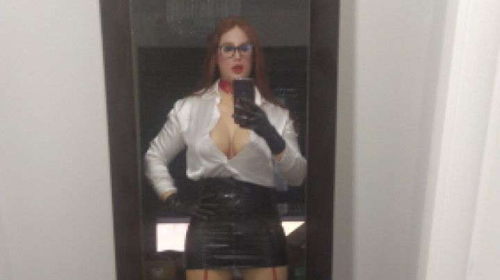 Tania the sexy secretary