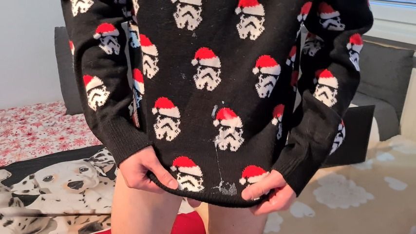 Young daddy cum on his christmas sweater