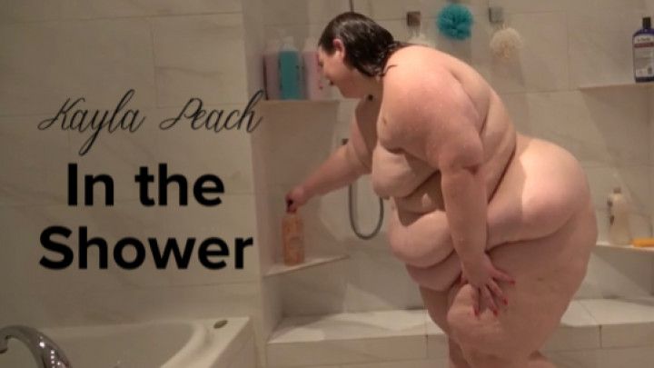 Kayla Peach Showers