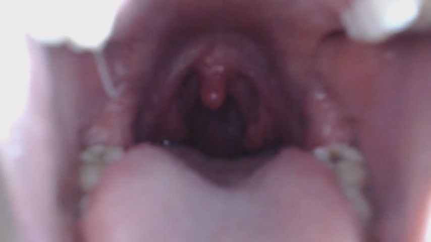 show my throat and play whit my uvula