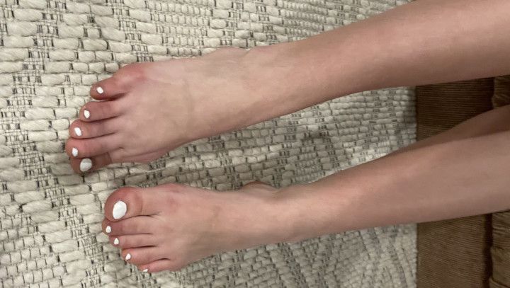 Freshly painted white toes