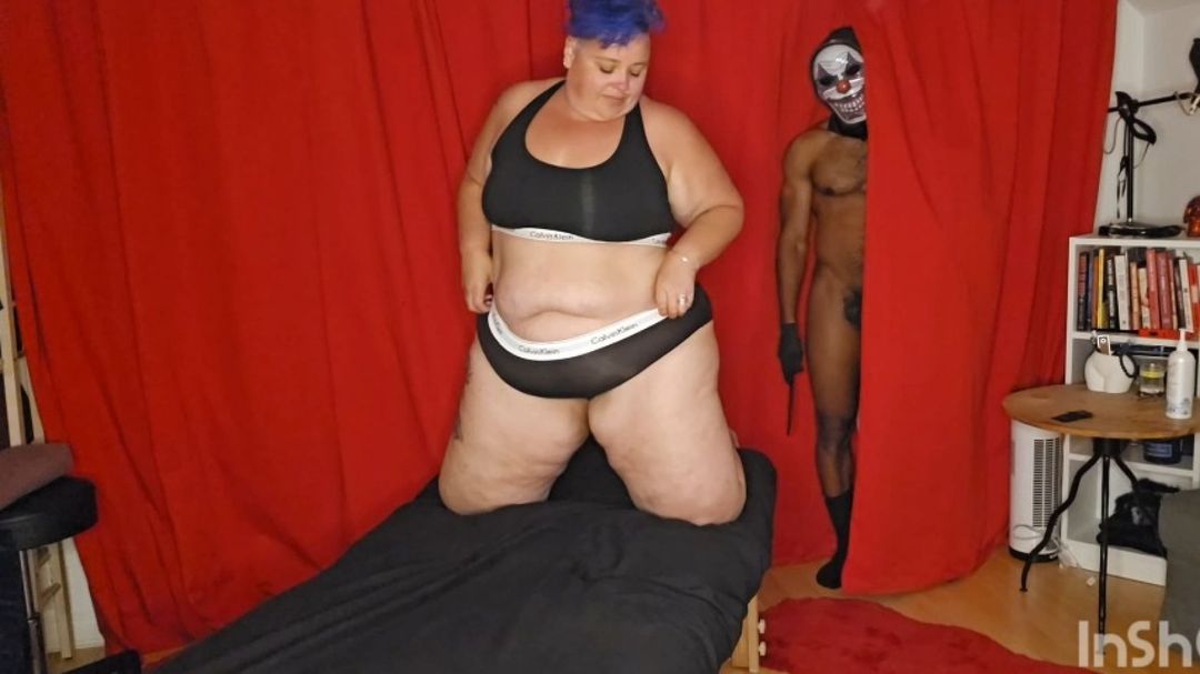 Hot BBW Lush Lynn FUCKED By Creepy Clown Trailer