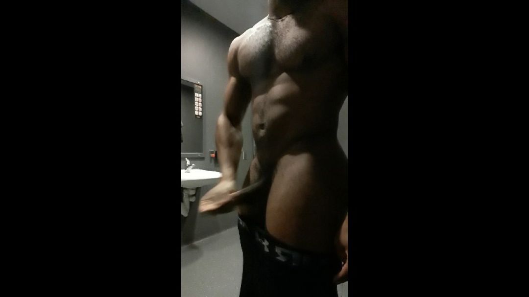 Jerking off after chest workout