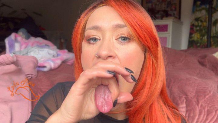 4k long tongue wanking with JOI countdown