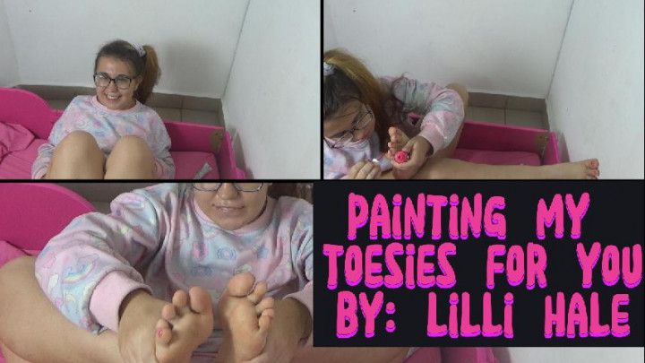 Painting my small toesies for you