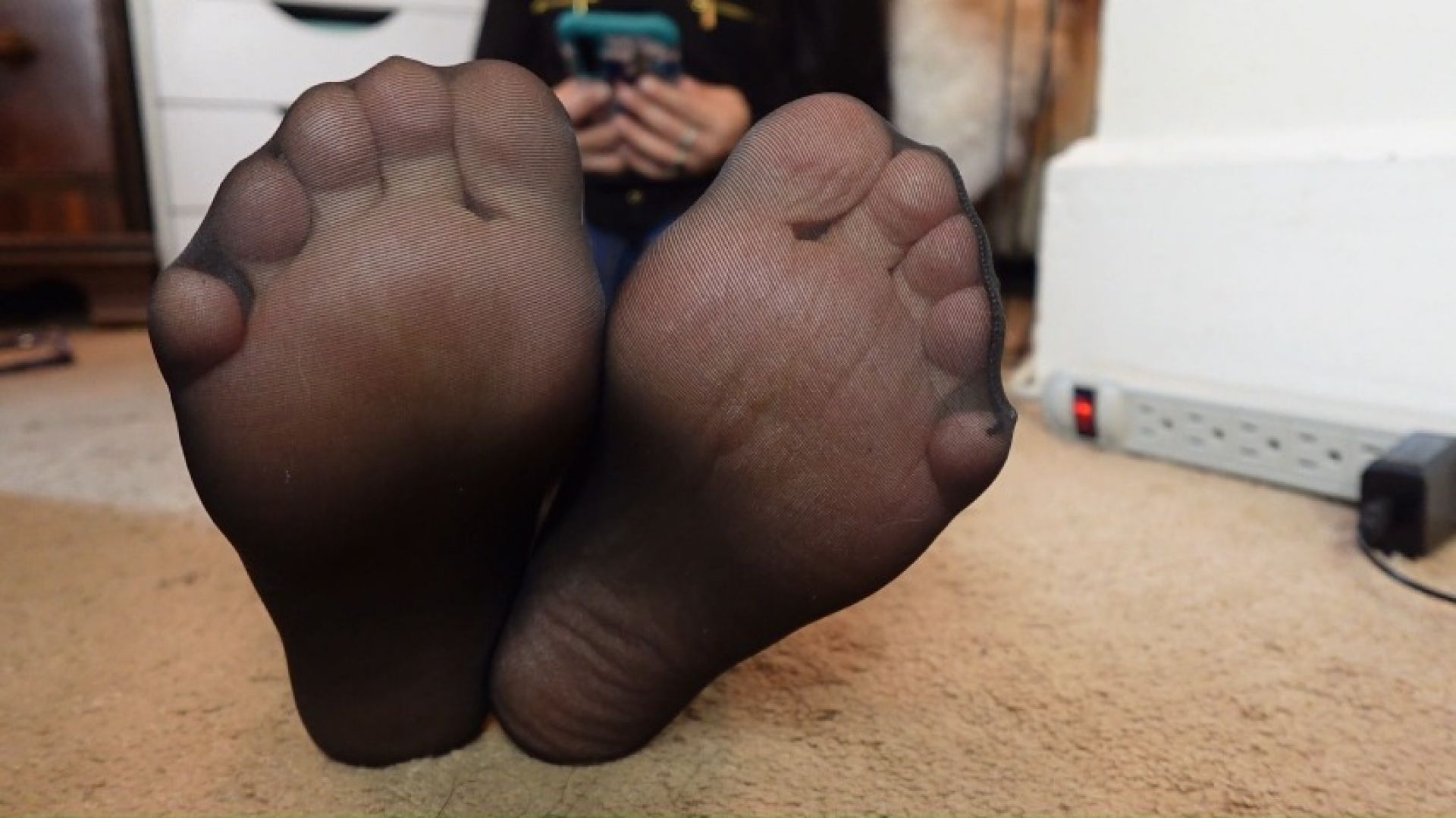 Feet in pantyhose tease &amp; ignore