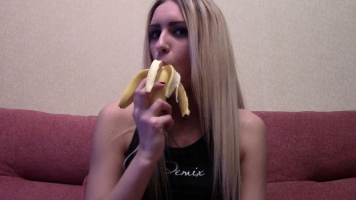 Jenny B 19 Yr Old Blonde Non-Nude SFW Webcam