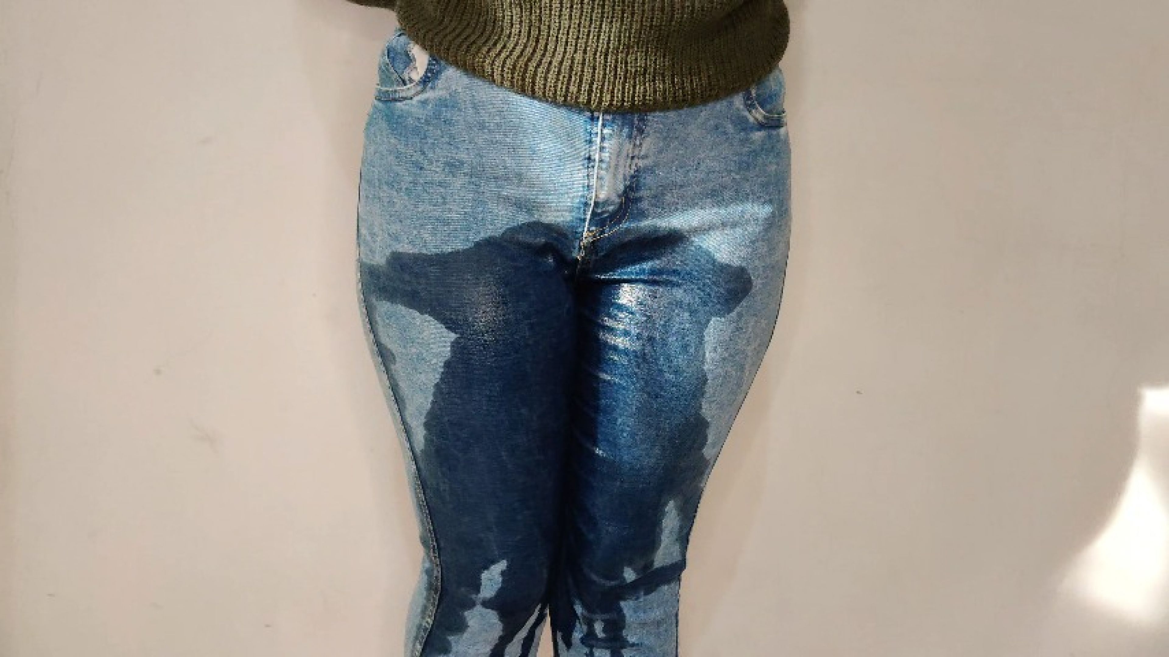 Peeing in my jeans! Lots of pee