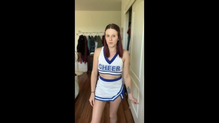 Cheerleader submits to coach