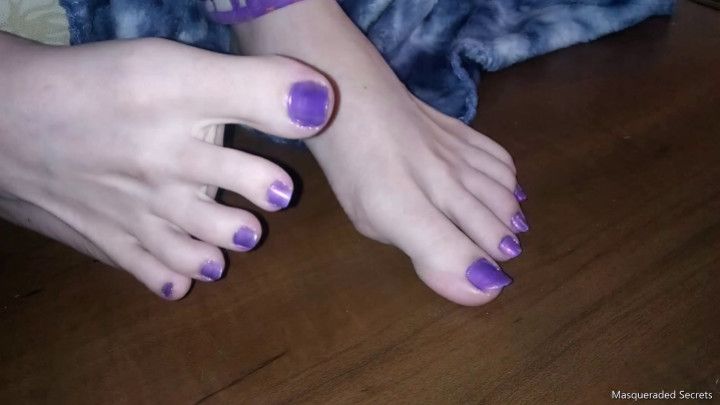 Worship My Feet While I Paint Toenails