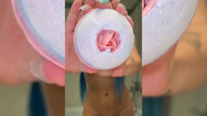 LUSH BATH BOMB REVIEW