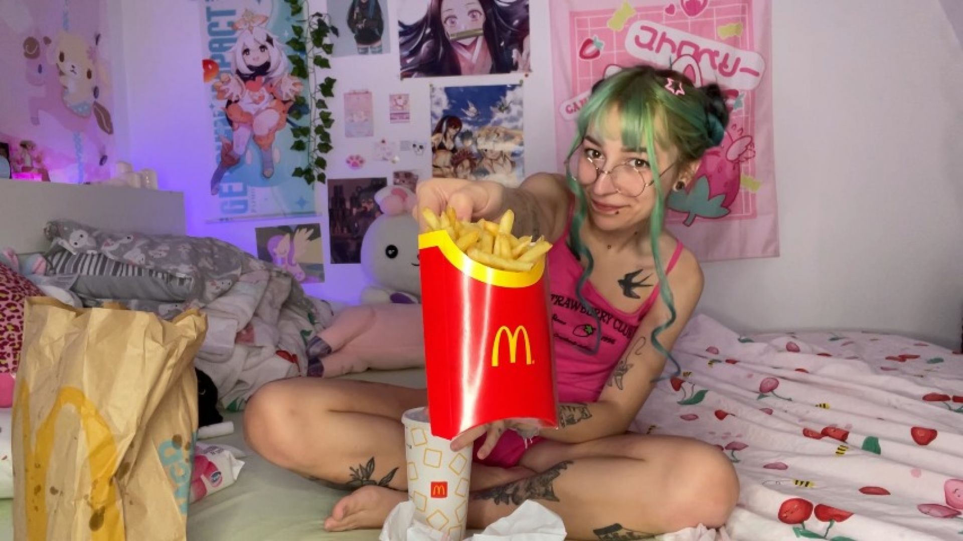 DADDYS GIRL MCD MUKBANG