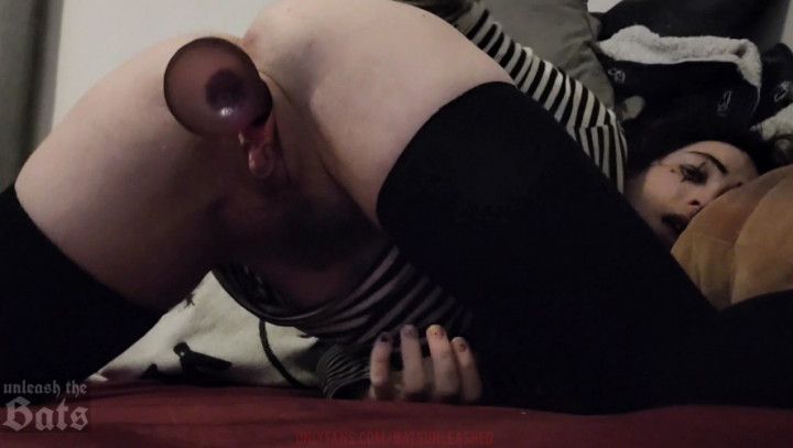 Mime Struggles to Keep Quiet While Taking Hard Dildo