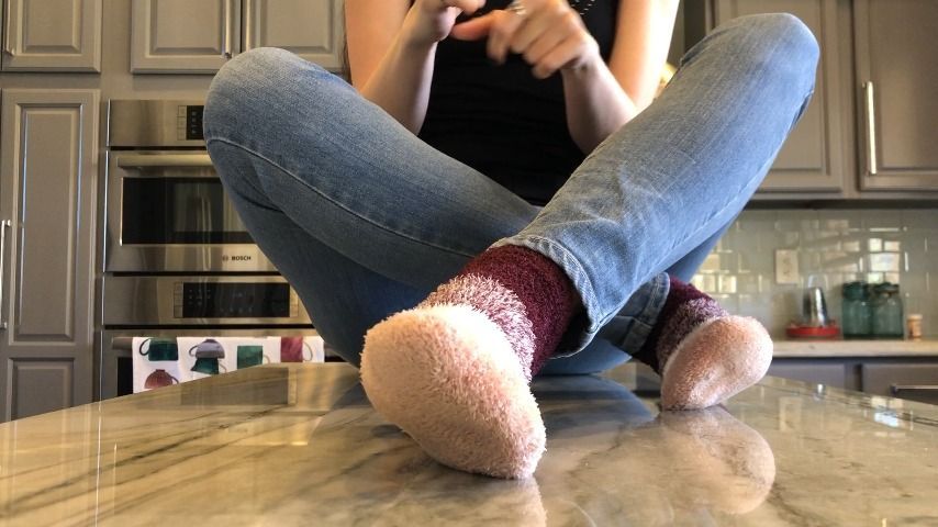 Countertop JOI - Girl with Webbed Toes