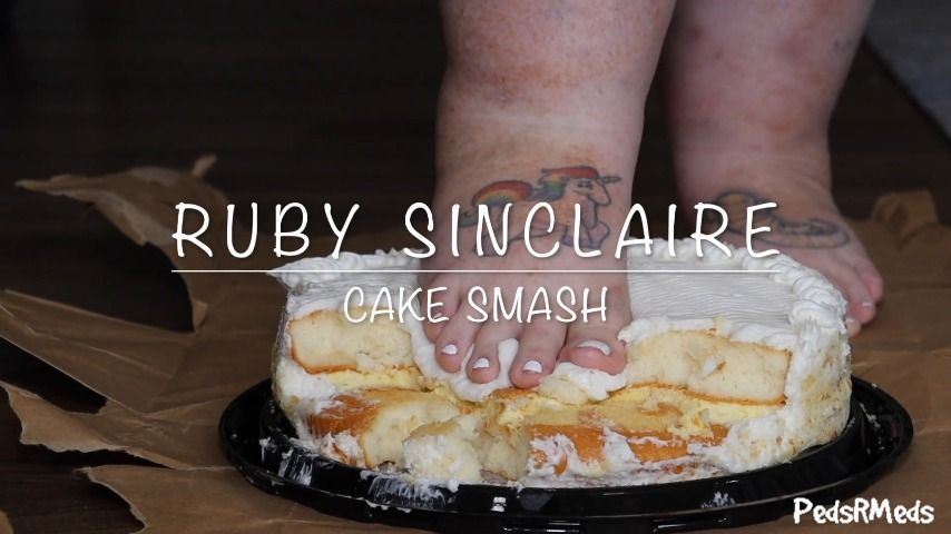 Ruby Sinclaire Cake Smash