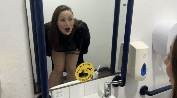 Cheating boss takes surprise facial in pub toilets