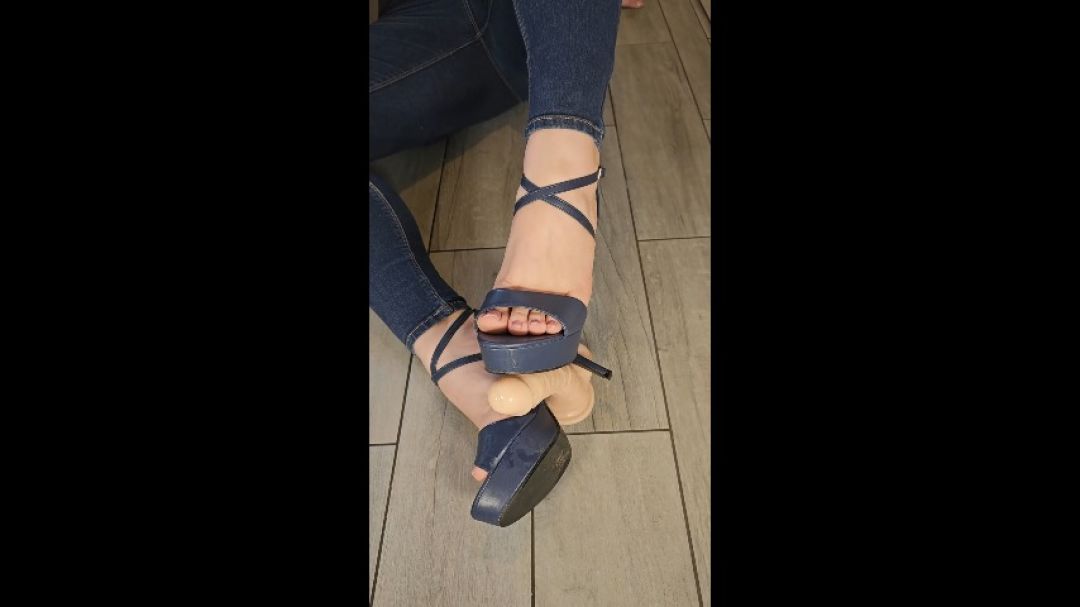 I practise my footjob skills in my new strappy heels