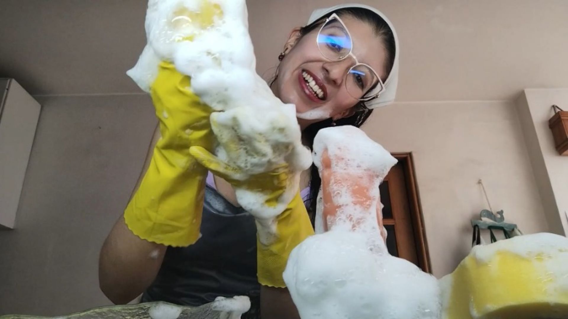 JOI MOM WILL WASH YOUR DICK WITH SOAPY LATHER AND BIGSPONGES