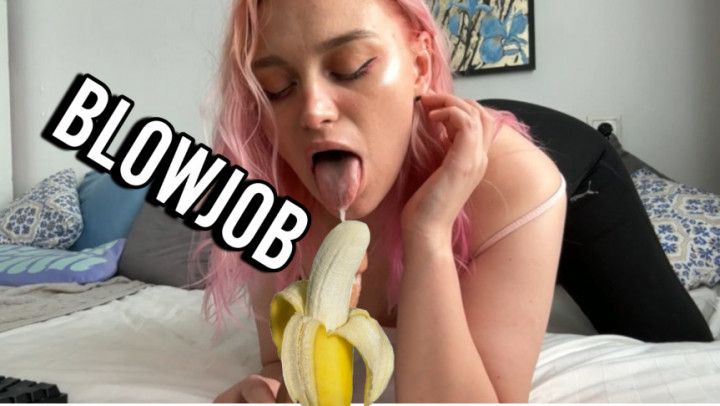 Blowjob in leggings