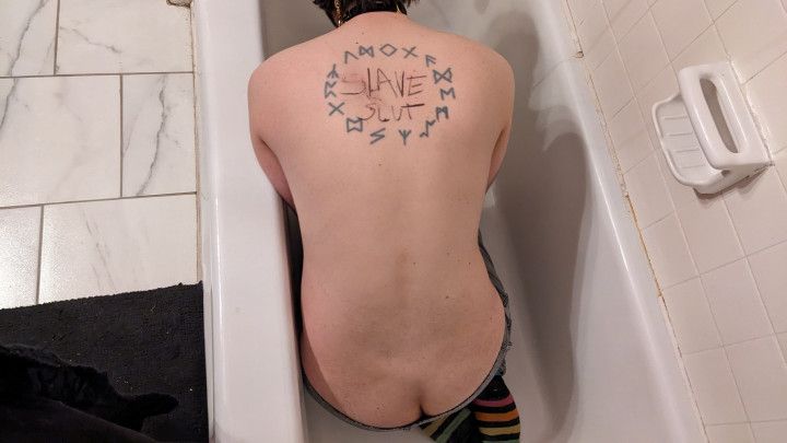 My Slave Boy Works on My Bathtub with Buttcrack
