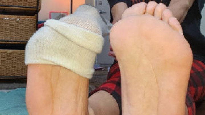 COME HITHER FOOTB*TCH: POST BIKE RIDE  SHOE N SOCK REMOVAL