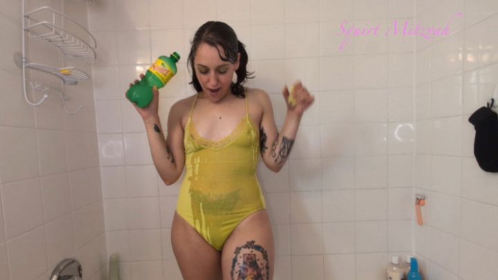 Bella Squirt Wet and Messy