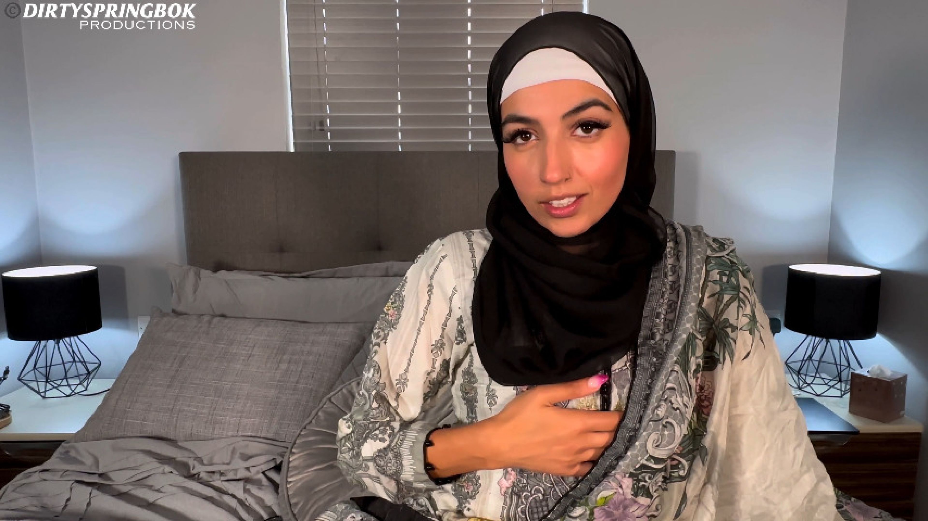 Hijabi Aaliyah Yasin gives the Harami boys a JOI