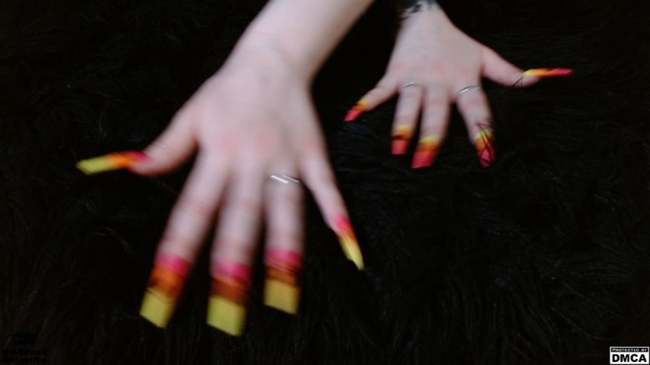 Mesmerizing hands and fur blanket: divine tropical nais