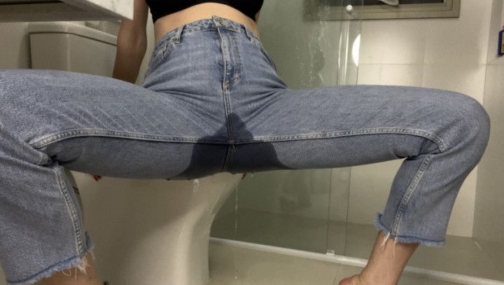 Pee in jeans