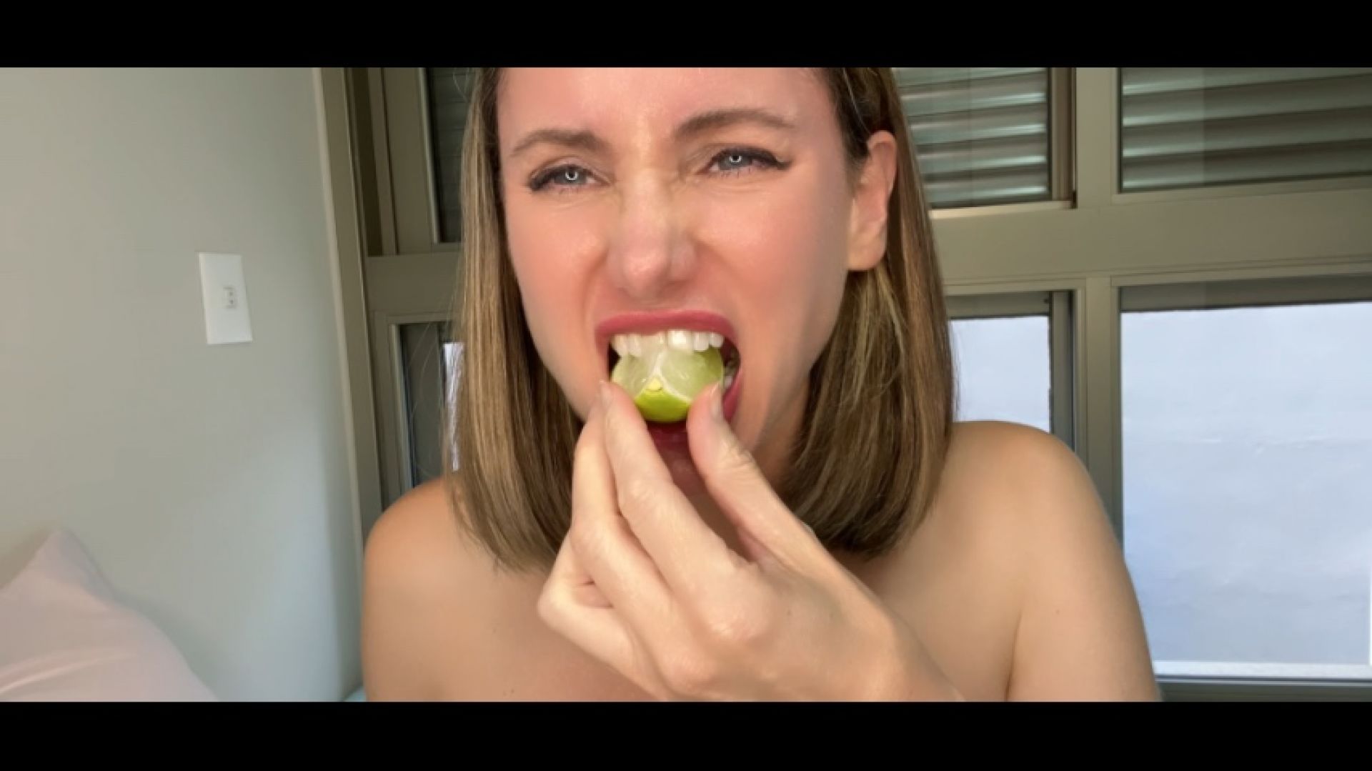 Eating lemon